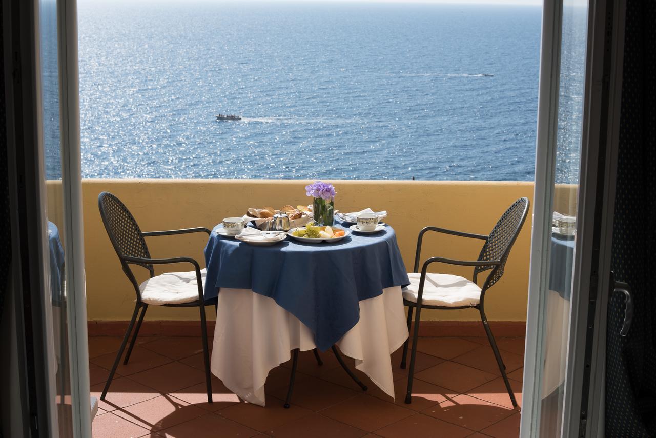Deluxe Double Room with Balcony and Sea View,1742591026:JPEG